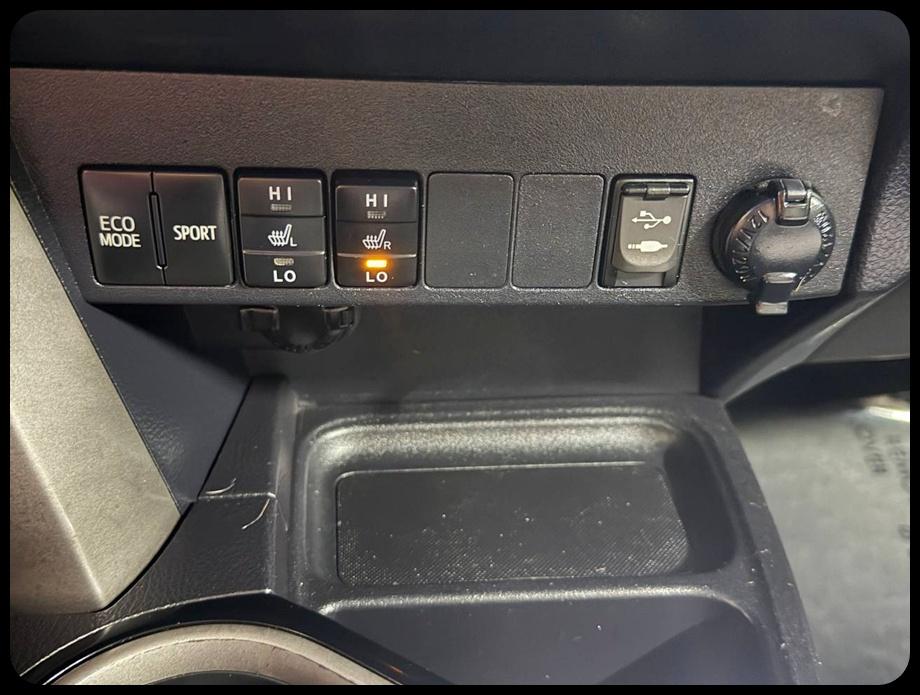 Toyota RAV4 Limited FWD 2017