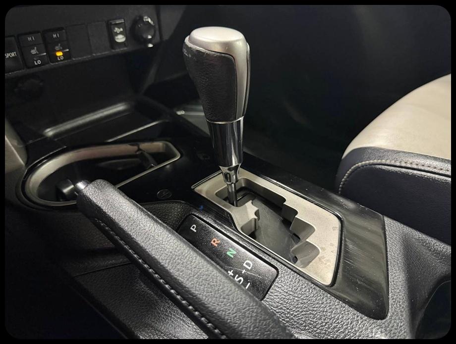 Toyota RAV4 Limited FWD 2017
