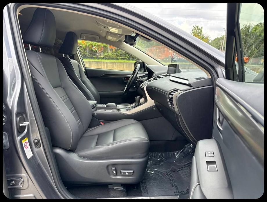 Lexus NX  2020