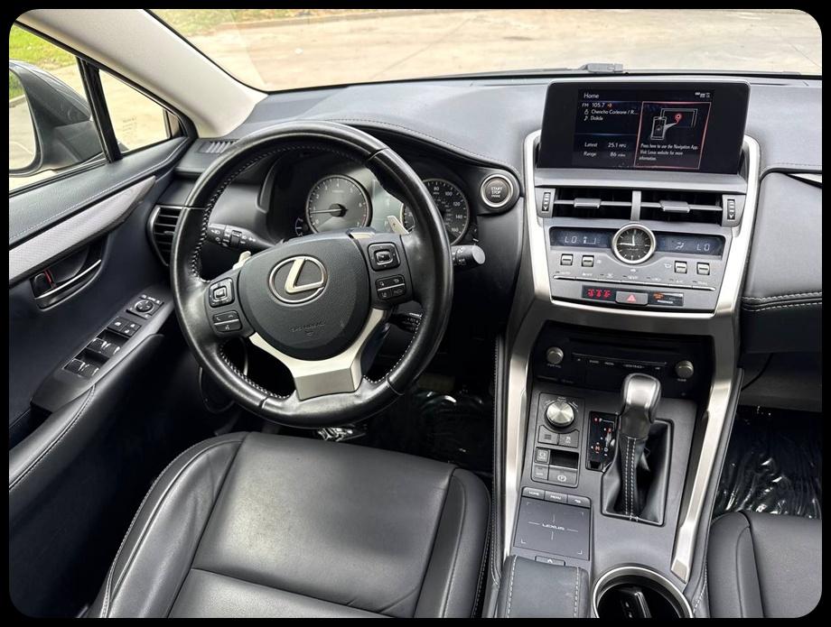Lexus NX  2020
