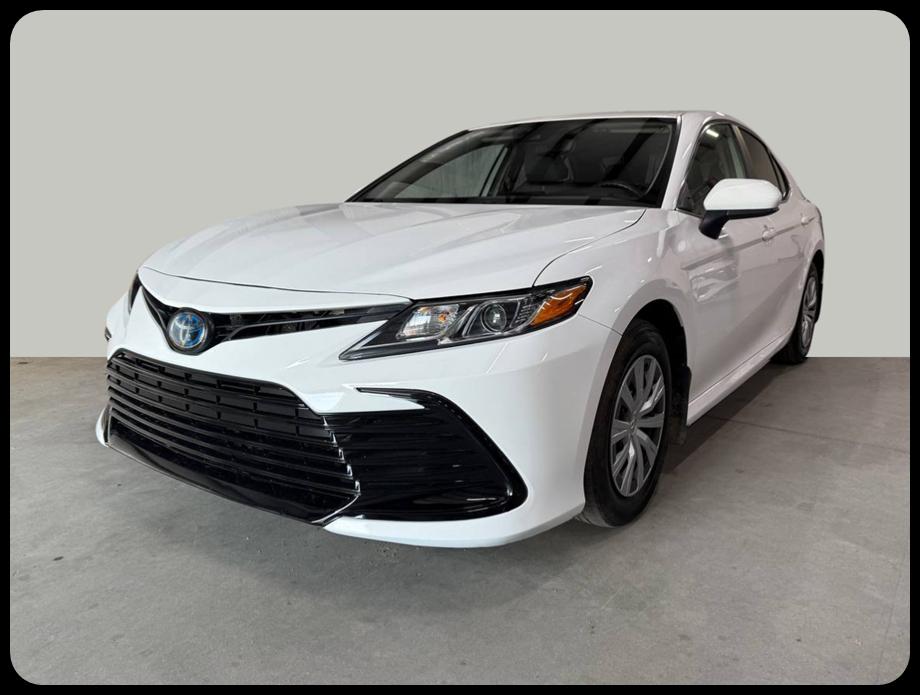 Toyota Camry Hybrid LE 2023