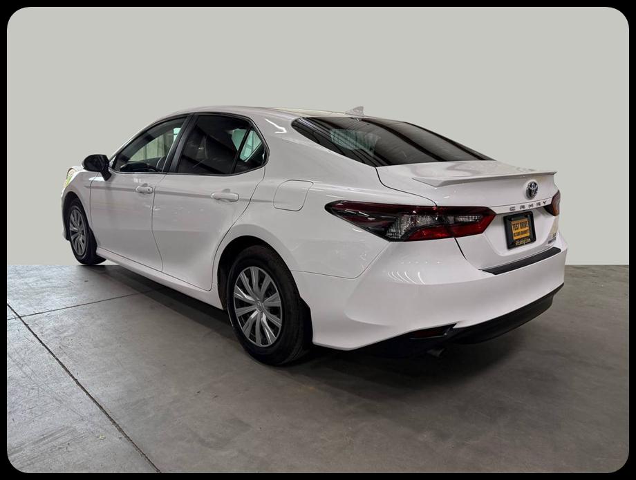 Toyota Camry Hybrid LE 2023