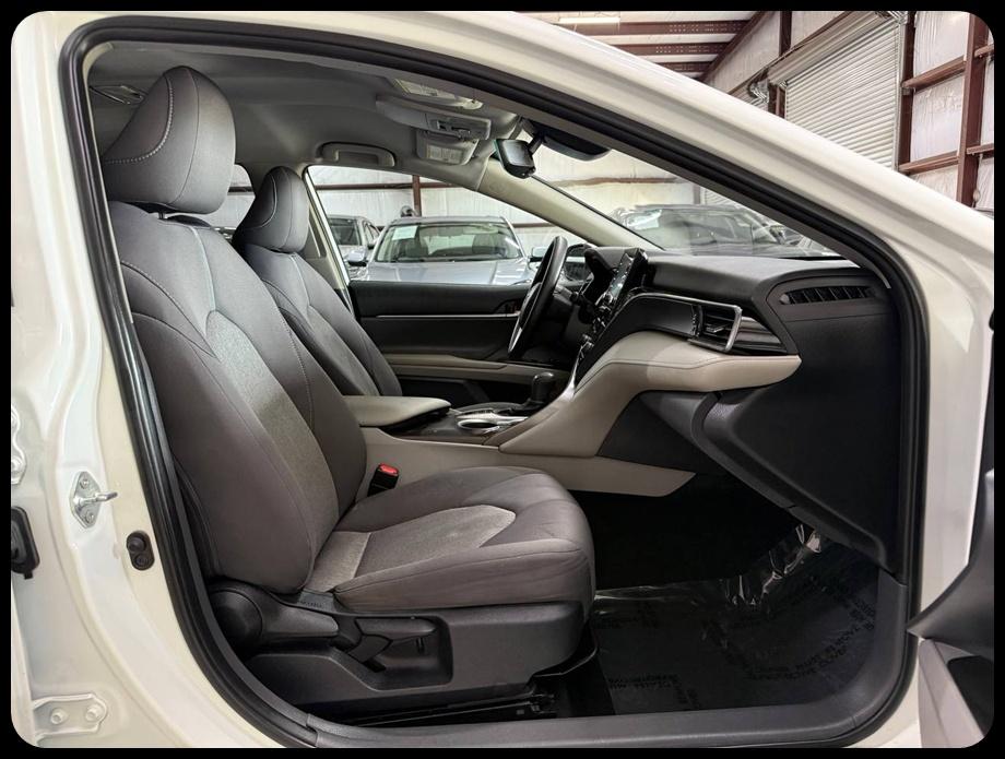 Toyota Camry Hybrid LE 2023