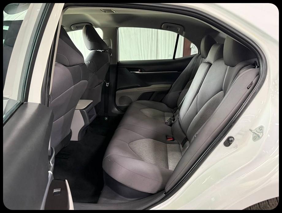 Toyota Camry Hybrid LE 2023