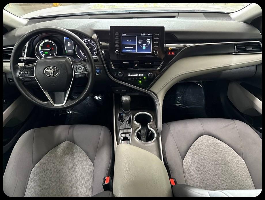 Toyota Camry Hybrid LE 2023