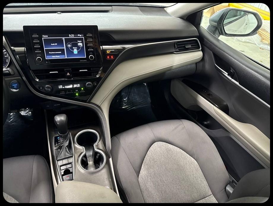 Toyota Camry Hybrid LE 2023