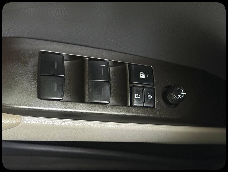 Toyota Camry Hybrid LE 2023