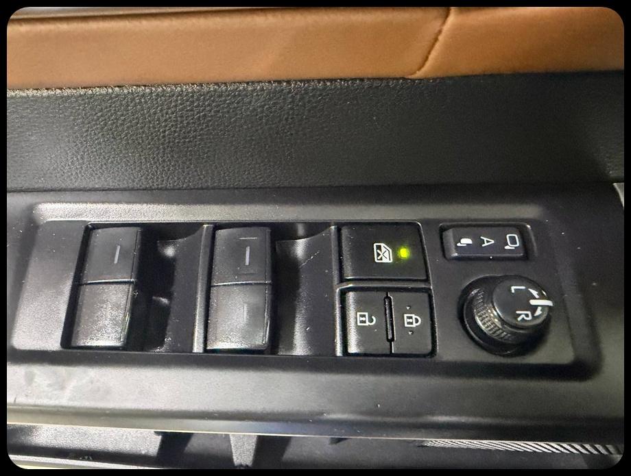 Toyota Tundra 1794 CrewMax 2WD Hybrid 2023