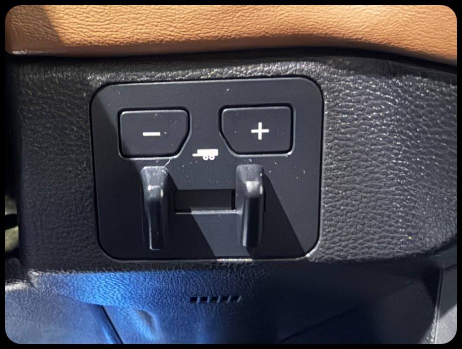 Toyota Tundra 1794 CrewMax 2WD Hybrid 2023