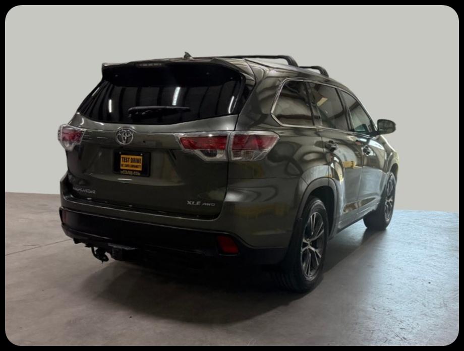 Toyota Highlander XLE AWD V6 2016