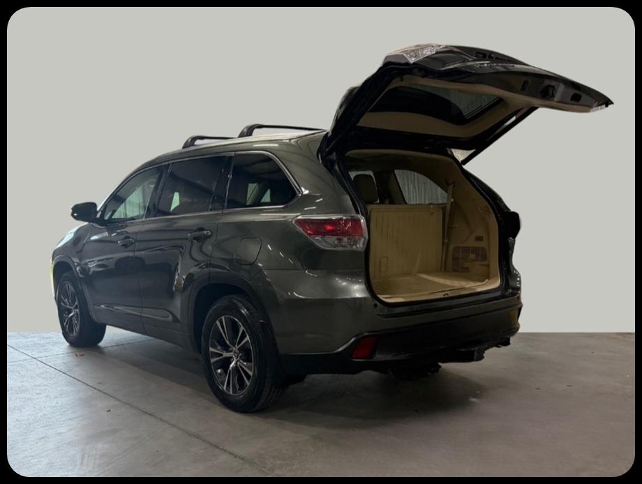 Toyota Highlander XLE AWD V6 2016