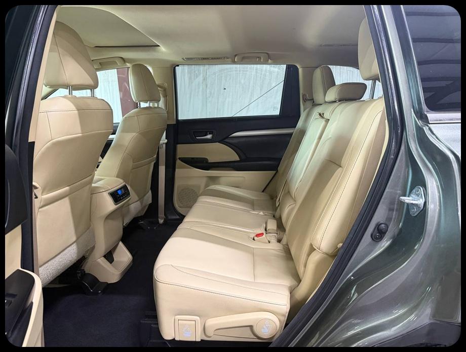 Toyota Highlander XLE AWD V6 2016