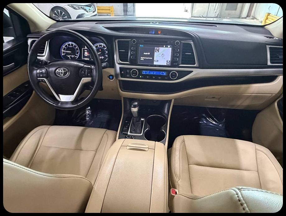 Toyota Highlander XLE AWD V6 2016