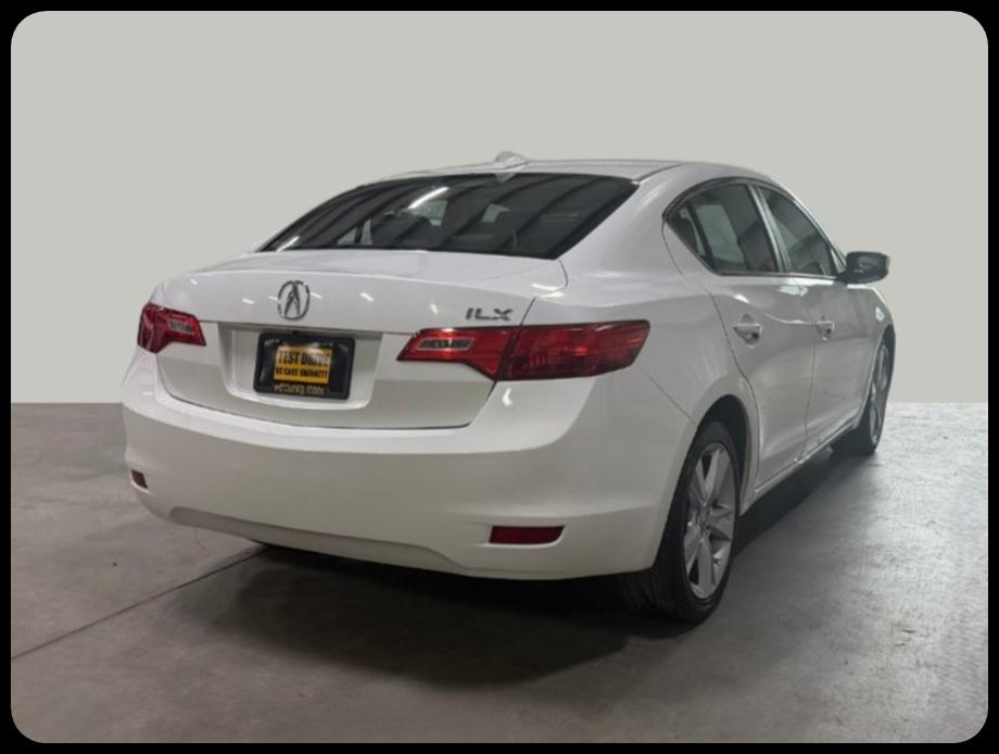 Acura ILX 5-Spd AT 2015