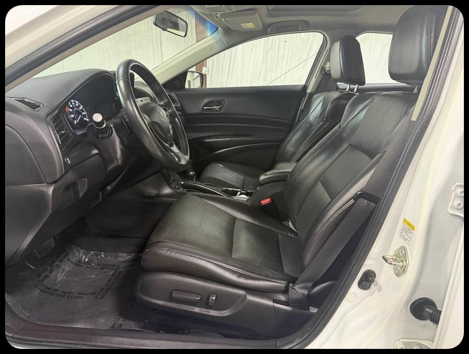 Acura ILX 5-Spd AT 2015