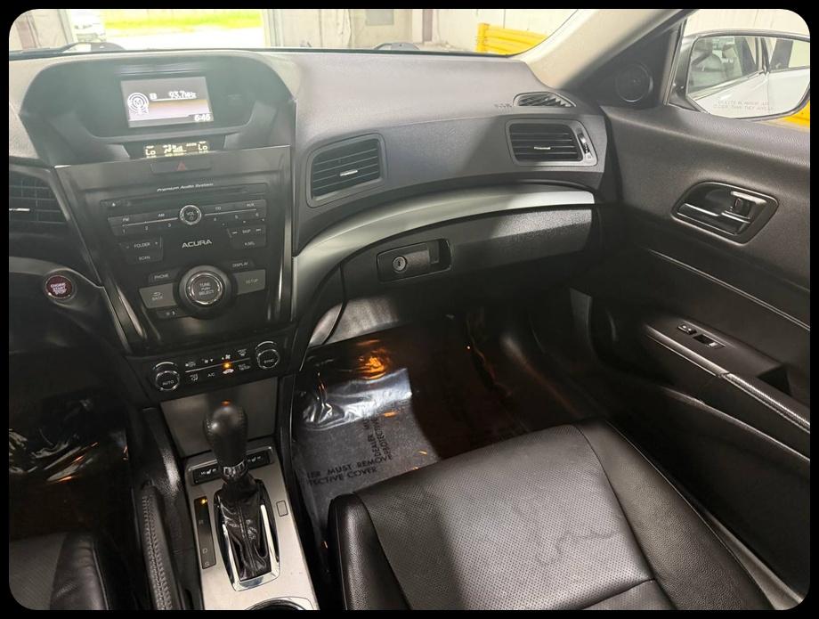 Acura ILX 5-Spd AT 2015