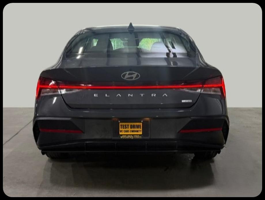 Hyundai Elantra Hybrid Blue 2025