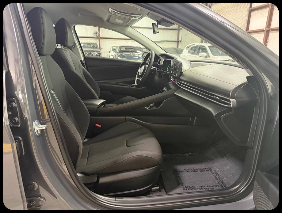 Hyundai Elantra Hybrid Blue 2025