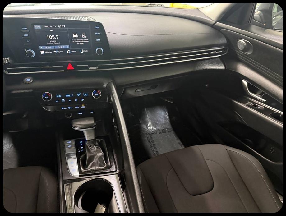 Hyundai Elantra Hybrid Blue 2025