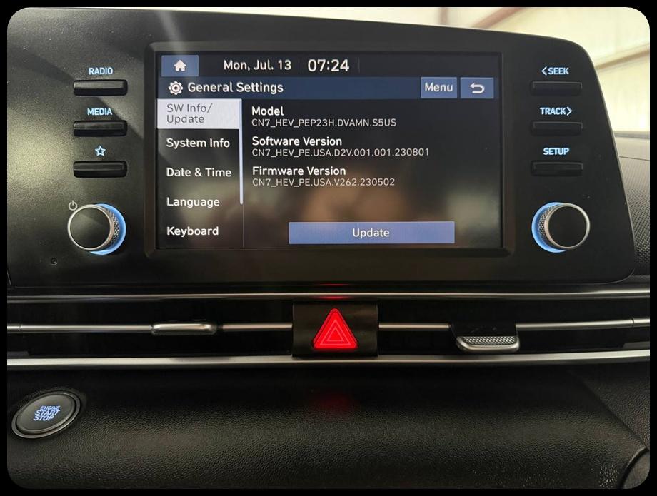 Hyundai Elantra Hybrid Blue 2025