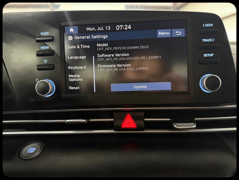 Hyundai Elantra Hybrid Blue 2025