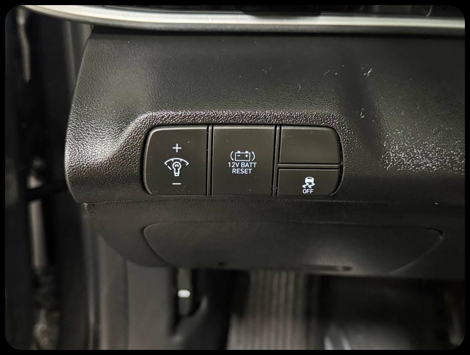 Hyundai Elantra Hybrid Blue 2025