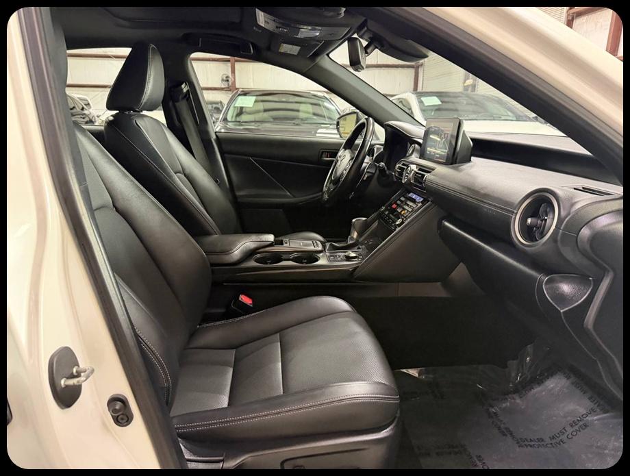 Lexus IS 300 RWD 2022