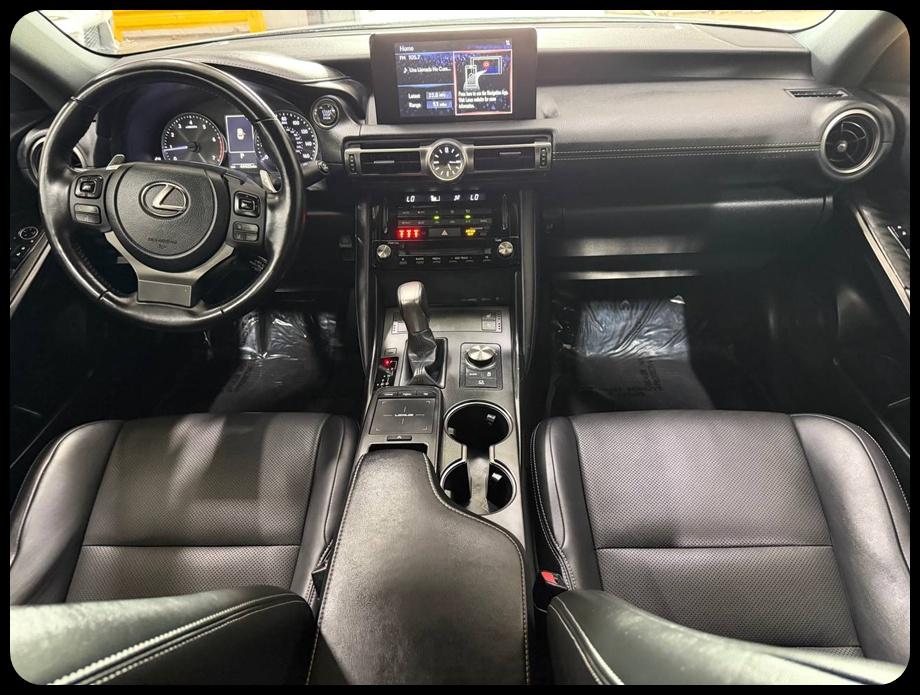Lexus IS 300 RWD 2022