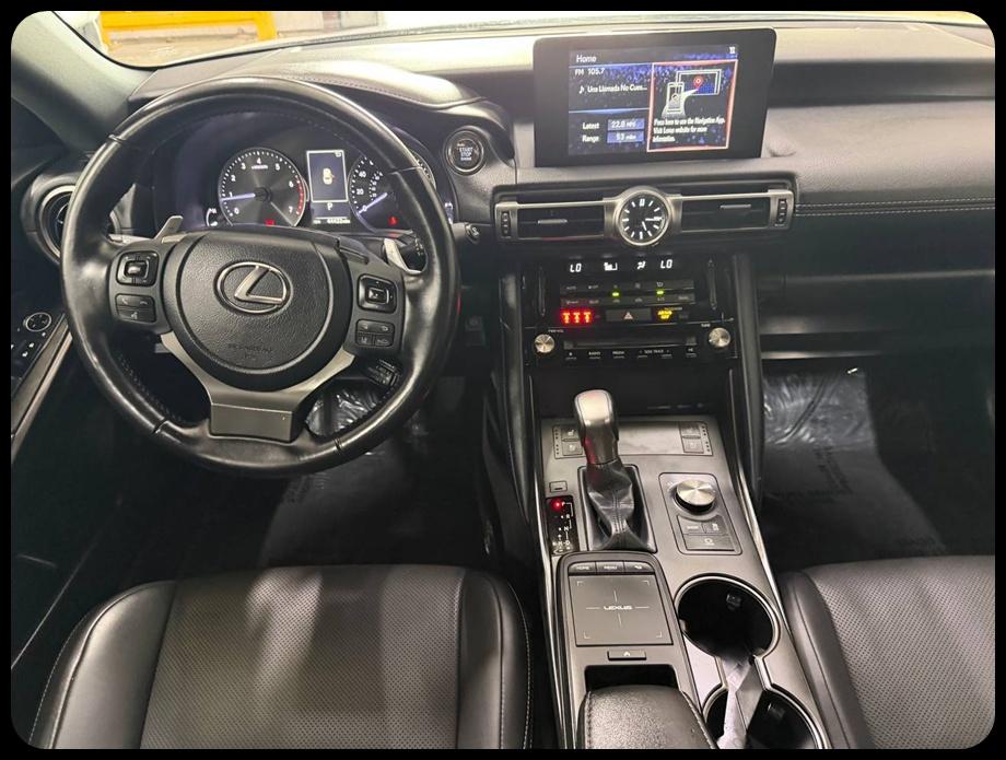 Lexus IS 300 RWD 2022
