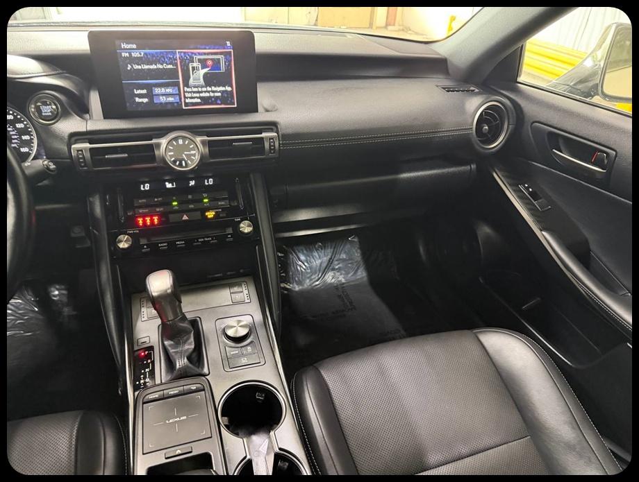 Lexus IS 300 RWD 2022