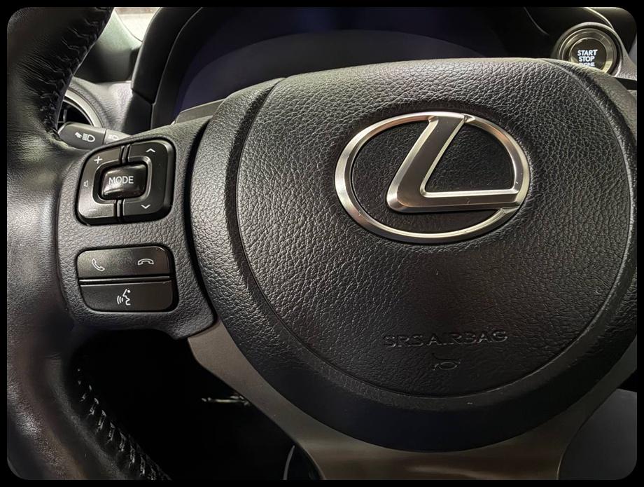 Lexus IS 300 RWD 2022