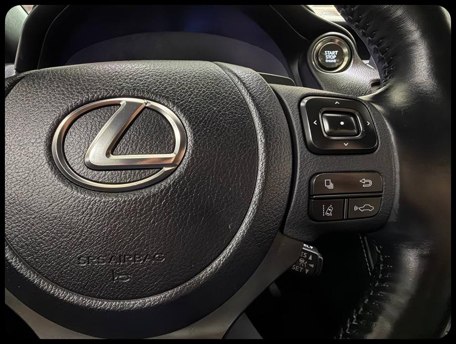 Lexus IS 300 RWD 2022