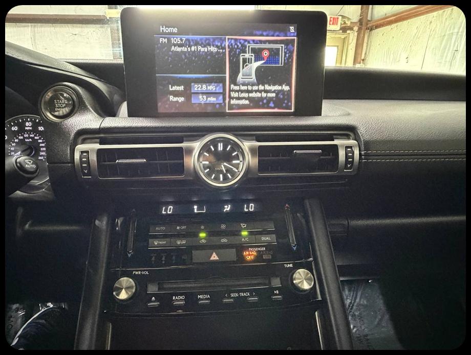 Lexus IS 300 RWD 2022