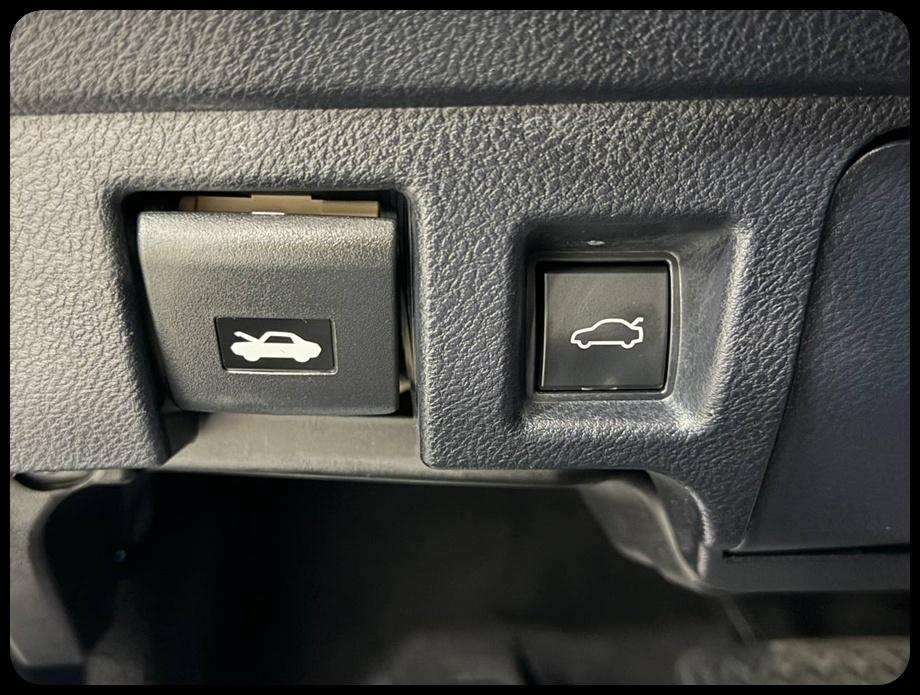 Lexus IS 300 RWD 2022