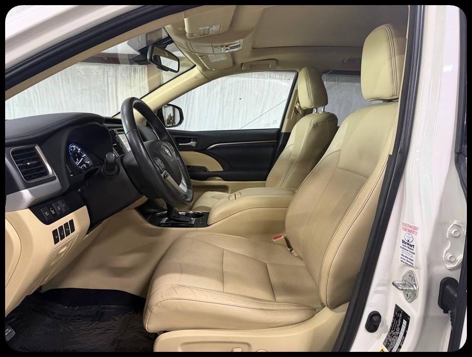 Toyota Highlander Limited FWD V6 2015