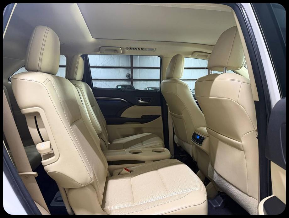Toyota Highlander Limited FWD V6 2015