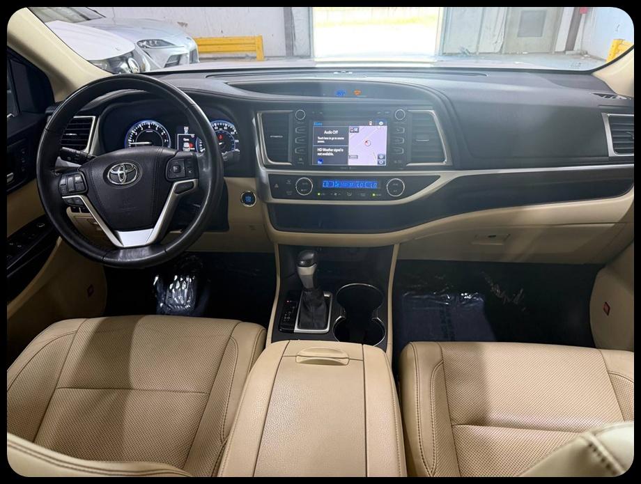 Toyota Highlander Limited FWD V6 2015