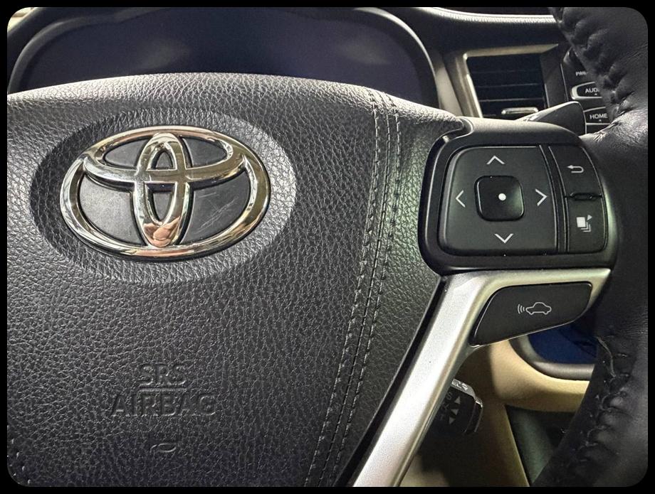 Toyota Highlander Limited FWD V6 2015