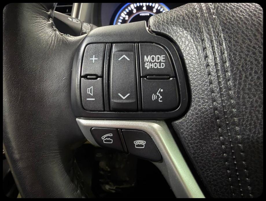 Toyota Highlander Limited FWD V6 2015