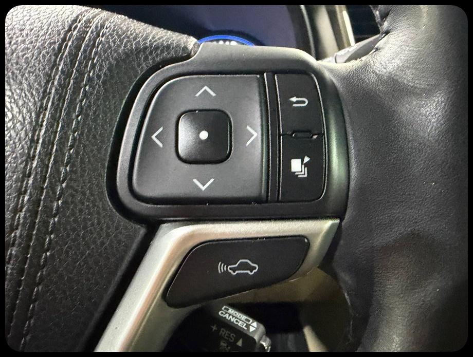 Toyota Highlander Limited FWD V6 2015