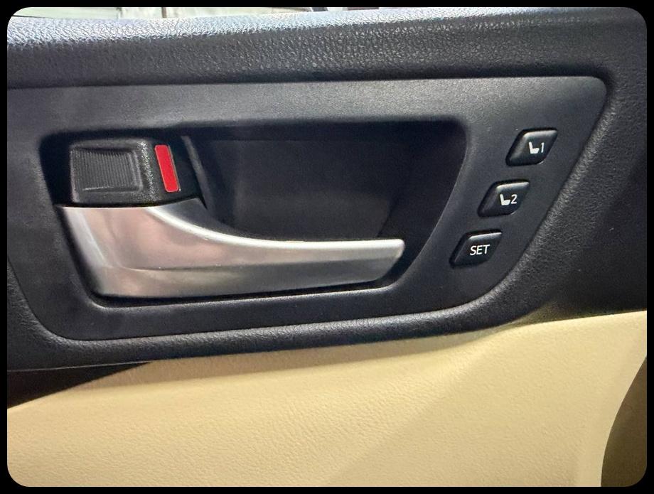 Toyota Highlander Limited FWD V6 2015