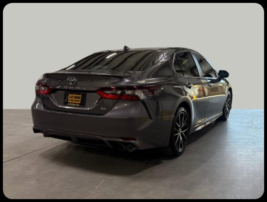 Toyota Camry SE 2023