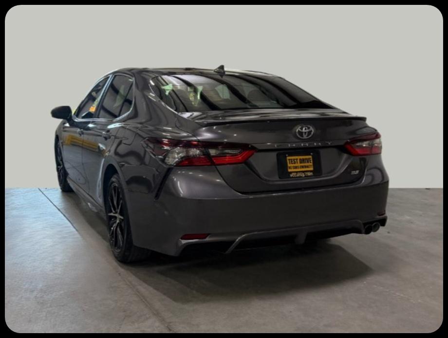 Toyota Camry SE 2023