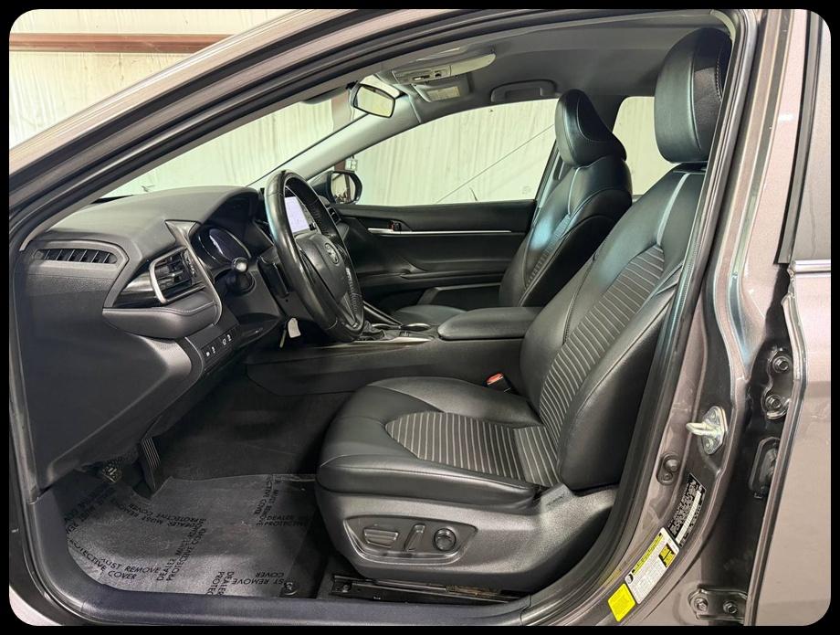 Toyota Camry SE 2023