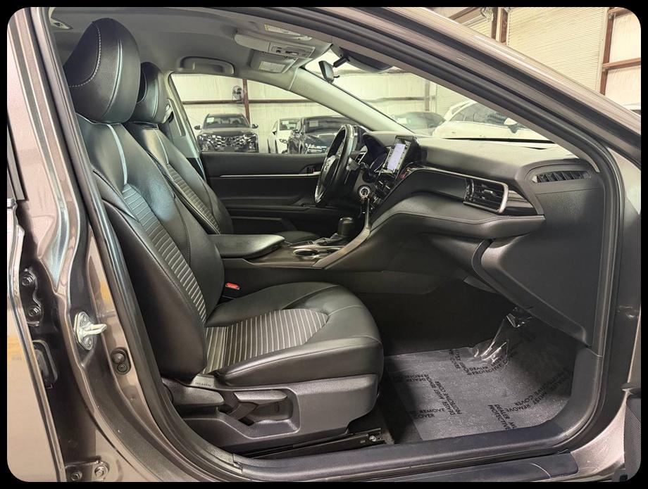 Toyota Camry SE 2023