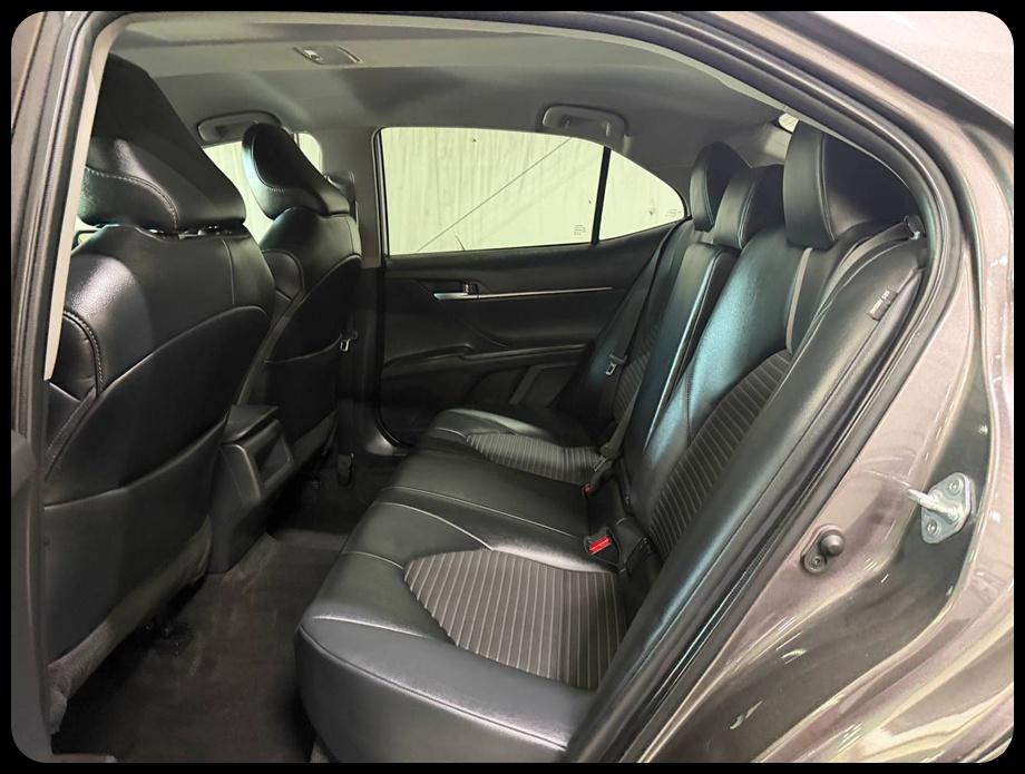 Toyota Camry SE 2023
