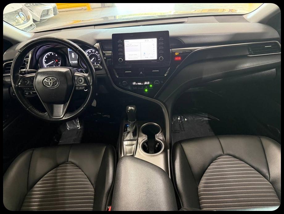 Toyota Camry SE 2023