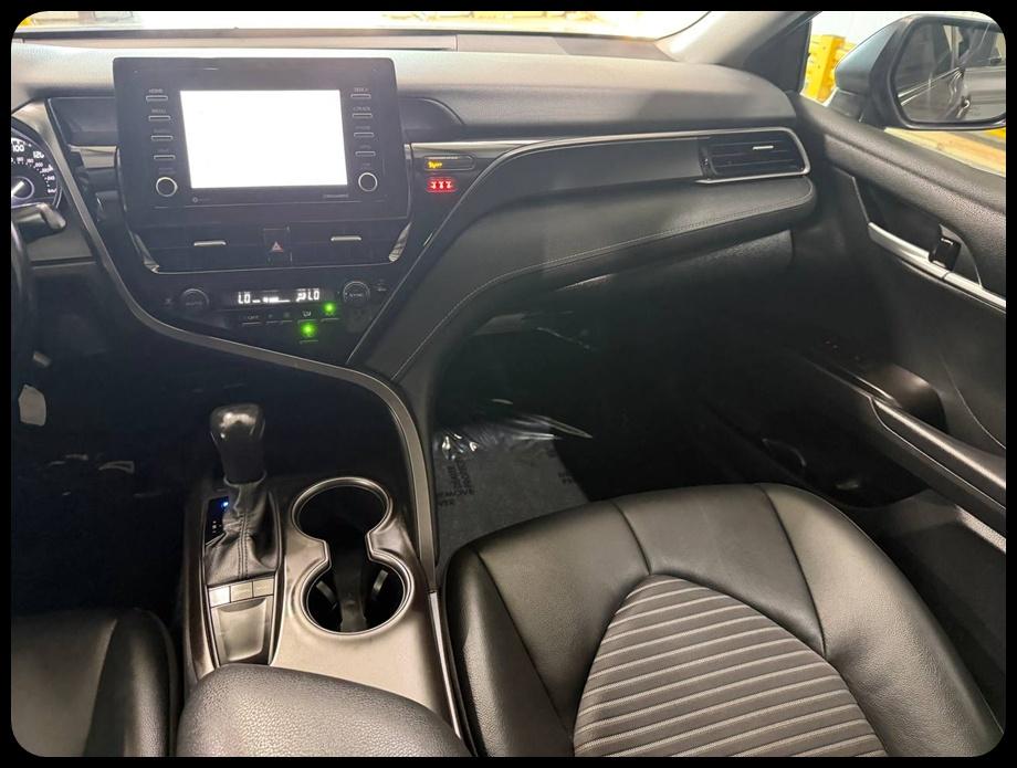 Toyota Camry SE 2023