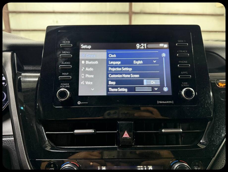 Toyota Camry SE 2023