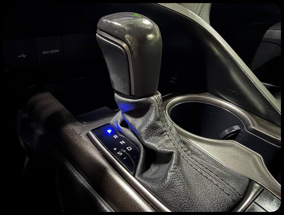 Toyota Camry SE 2023